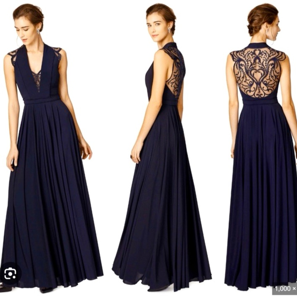 CATHERINE DEANE. W/Tags
Winona M/Brooke Gown Black Size 6
$1,350 original retail